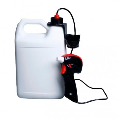 Commercial pesticide spray tank with AA dry batteries